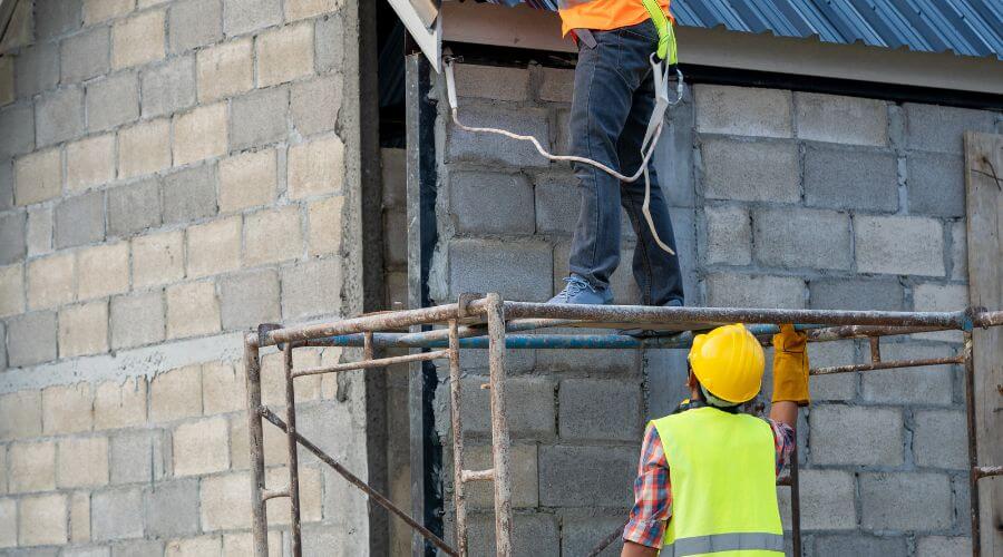 Professional gutter cleaning in Troutdale, OR